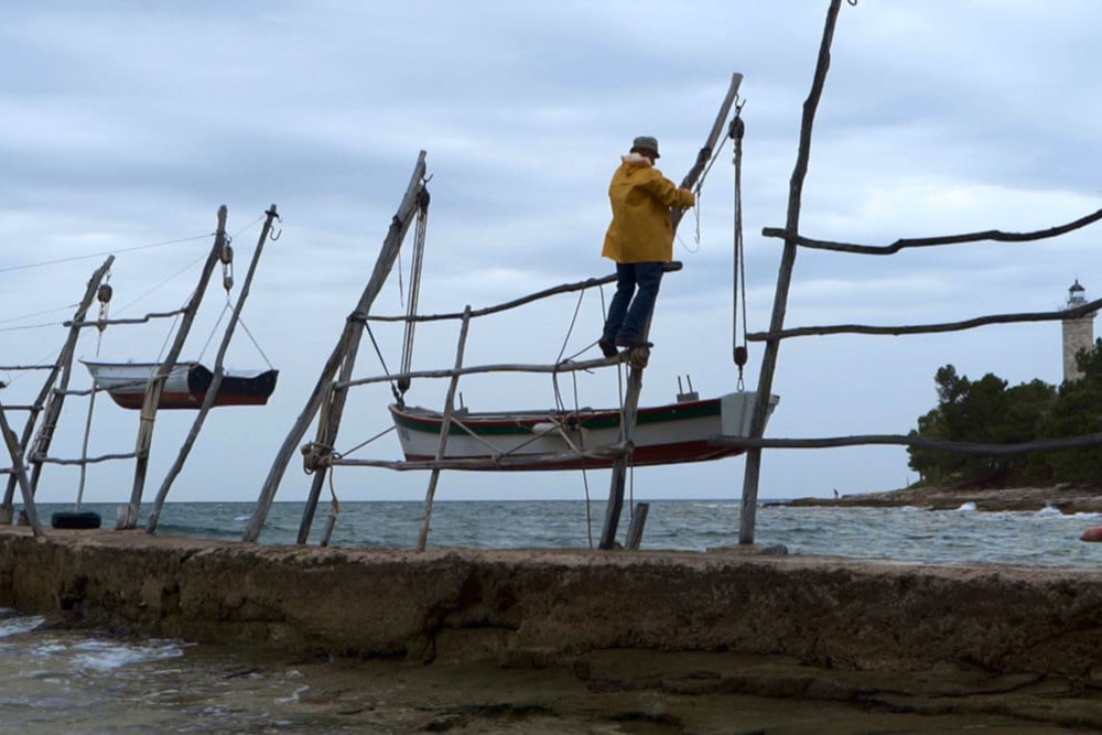 Grue – Tradicijsko umijeće spremanja plovila pomoću drvenih dizalica