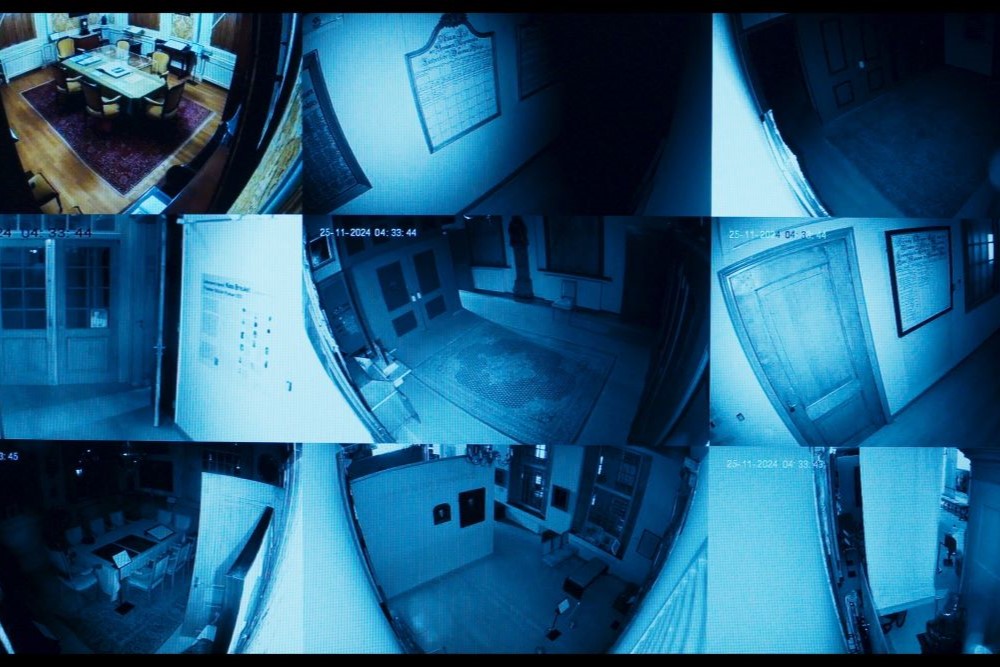 Između neba i muzeja