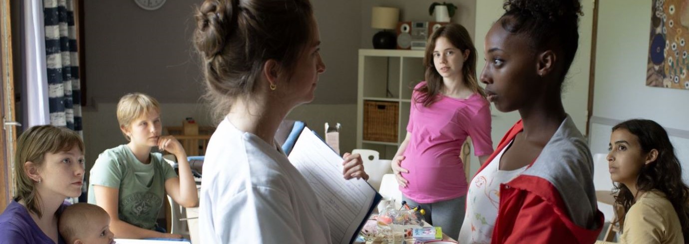 Mlade majke - Jeunes mères